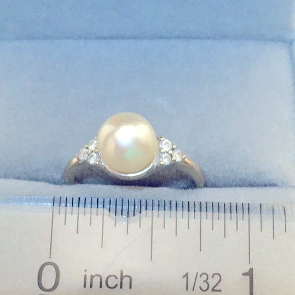 14k Solid White Gold Genuine White Pearl & Diamond Ring - Picture 8 of 11